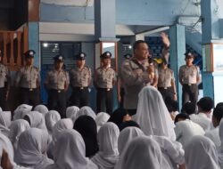 Bhabinkamtibmas Pegangsaan Dan Siswa Latja Polri Beri Penyuluhan Anti Bullying dan Narkoba di Sekolah Taman Siswa
