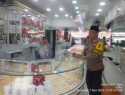 Bhabinkamtibmas Galur Sambang dan Cooling System Pedagang Toko Emas Indonesia RW 04 Johar Baru