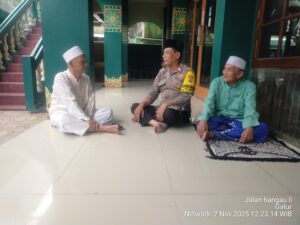 Lewat Sholat Jumat, Bhabinkamtibmas Galur Pererat Kedekatan Polri dengan Masyarakat