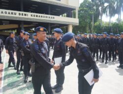 Brimob Polda Metro Jaya Beri Penghargaan kepada Anggota Berprestasi