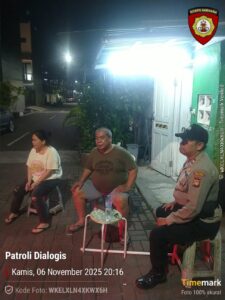 Unit II Samapta Polsek Johar Baru Patroli dan Sambang Warga RW 05 Tanah Tinggi
