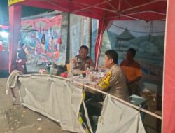 Sinergi Jaga Kamtibmas, Bhabinkamtibmas Kebon Sirih dan Warga Patroli di Perbatasan Kalipasir Menteng