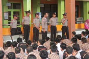 Sinergi Polri dan Sekolah: Siswa Bintara Latja Ajak Pelajar SMKN 54 Jauhi Tawuran dan Narkoba