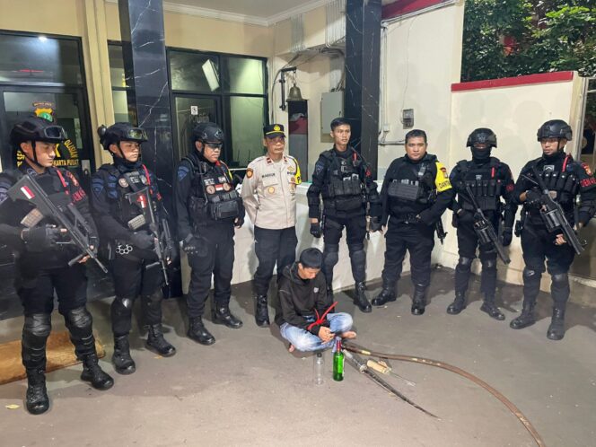 
					Patroli Brimob Polda Metro Jaya, Gagalkan Tawuran Pastikan Jakarta Aman dan Kondusif