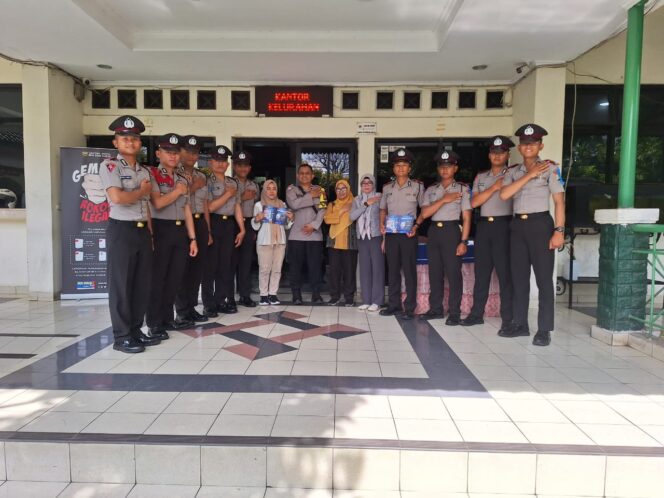 
					Bhabinkamtibmas Pegangsaan Ajak Siswa Latja Polri Bangun Sinergi Dengan Tiga Pilar Kelurahan