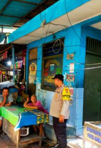 Bhabinkamtibmas Kramat Lakukan Sambang Dialogis, Ajak Warga Antisipasi Curanmor dan Tawuran