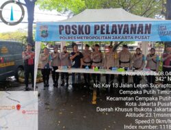 Pengamanan Posko Pelayanan Korban Ledakan SMAN 72 di RS Yarsi, Jakarta Pusat