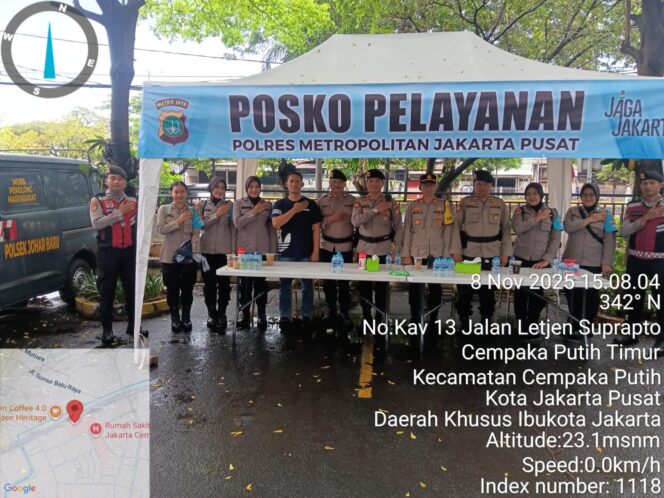 
					Pengamanan Posko Pelayanan Korban Ledakan SMAN 72 di RS Yarsi, Jakarta Pusat