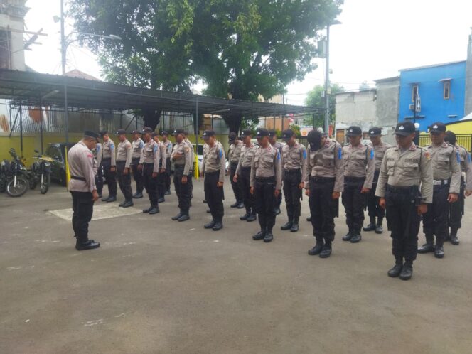 
					Wakapolsek Johar Baru Pimpin Apel Pagi dan Berikan Arahan kepada Siswa Latja Diktukba Polri