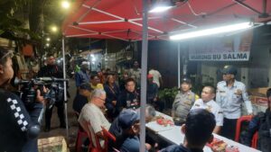 URC Pelopor Brimob Polda Metro Jaya Bersinergi dengan Warga Galur dalam Patroli “Jaga Jakarta”