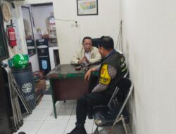 Bhabinkamtibmas Tanah Tinggi Sambang Pos Kamling RW 09, Ajak Warga Perkuat Keamanan Lingkungan