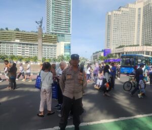 Humas Menteng Siaga di CFD Bundaran HI, Aipda Himawan Imbau Warga Waspada Copet dan Jambret