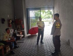 Bhabinkamtibmas Kebon Kelapa Sambang Keamanan Bank, Ajak Bersinergi Wujudkan Lingkungan Aman dan Nyaman