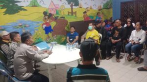 Bhabinkamtibmas Cideng Hadiri Musyawarah Warga, Fasilitasi Penyelesaian Masalah Sosial di Lingkungan