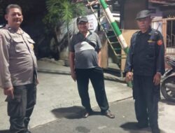 Bhabinkamtibmas Kebon Kelapa Sambangi Pos Kamling RW 02, Ajak Warga Perkuat Keamanan Lingkungan