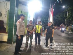 Sambangi Poskamling RW 07, Bhabinkamtibmas Johar Baru Tingkatkan Kewaspadaan Warga