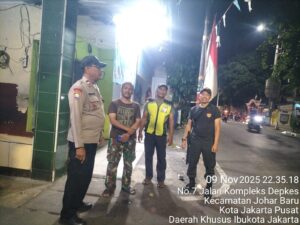 Sambangi Poskamling RW 07, Bhabinkamtibmas Johar Baru Tingkatkan Kewaspadaan Warga