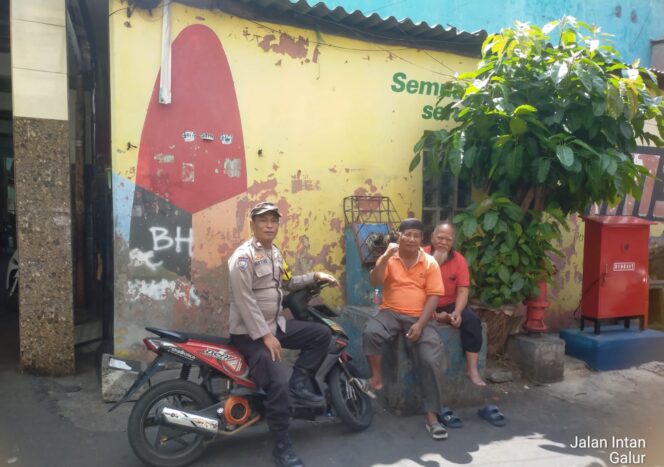 
					Kehadiran Polisi di Tengah Warga, Sambang RW 01 Galur untuk Lingkungan Aman