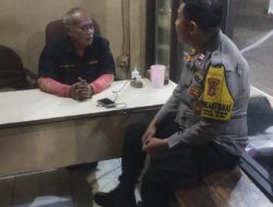Antisipasi Kejahatan di RW 06, Polisi dan Hansip Gelar Sambang Pos Kamling