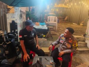 Bhabinkamtibmas Benhil Sambangi Pos Satkamling RT 17/04, Perkuat Sinergi dan Cegah Curanmor
