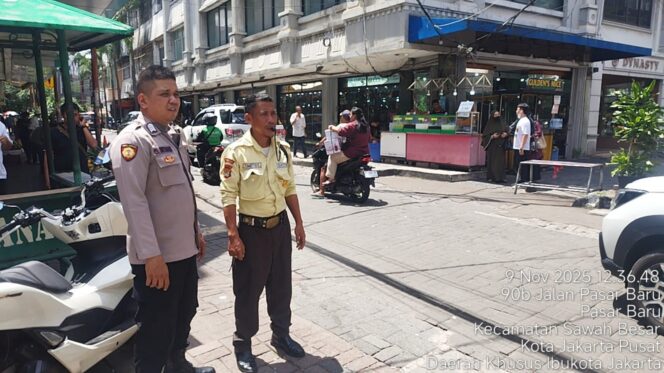 
					Patroli Dialogis Polsek Sawah Besar Situasi Pasar Baru Aman dan Kondusif