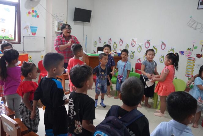 
					Sentuhan Kasih Satgas Humas Damai Cartenz untuk Anak Sekolah Minggu GKI Alfa Omega Kotaraja