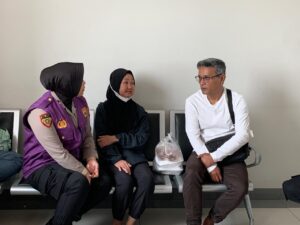 Pengamanan dan Pelayanan Polri di RS Yarsi, Pastikan Korban Ledakan SMAN 72 Jakarta Dapat Perawatan Aman dan Terkendali