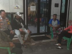 Kuatkan Keamanan Lingkungan, Bhabinkamtibmas Ajak Warga RW 04 Aktif di Pos Kamling
