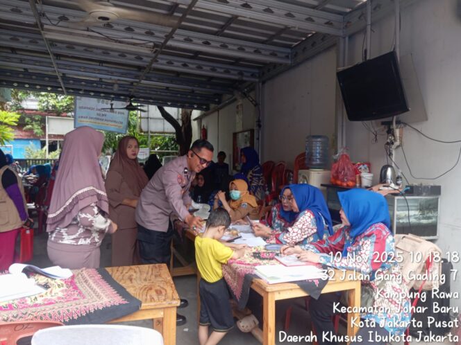 
					Dari Balita hingga Lansia, Polsek Johar Baru Pastikan Warga Tetap Sehat