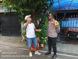 Patroli dan Door to Door, Bhabinkamtibmas Kampung Rawa Ajak Warga Jaga Keamanan Lingkungan