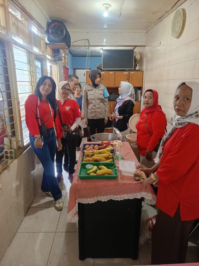 
					Polwan Jaga Jakarta Bersama Bhabinkamtibmas Sosialisasikan Hukum dan Pencegahan Tawuran di Kemayoran