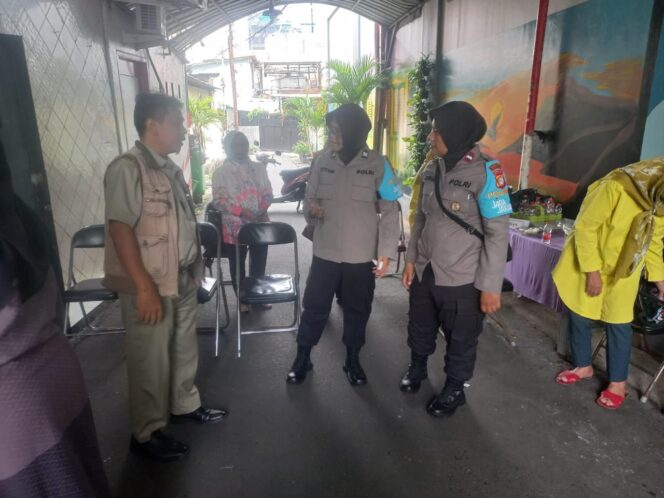 
					Polwan Jaga Jakarta Hadir di RW 06 Kebon Kacang, Ajak Perempuan Jadi Garda Terdepan Keamanan Lingkungan