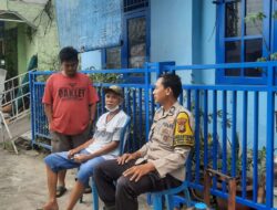 Bhabinkamtibmas Laksanakan Sambang Tokoh Masyarakat RT 14/16 di Kebon Melati Untuk Jaga Kamtibmas