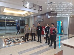 Pelayanan dan Pengamanan Korban Ledakan SMAN 72, Polisi Hadir di RS Yarsi