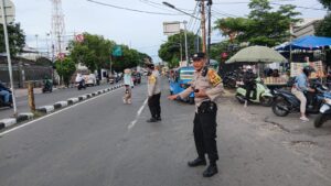 Ploting Pagi Polsek Kemayoran Wujud Kepedulian Polri Jaga Ketertiban di Jam Sibuk