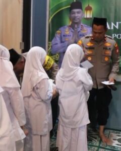 Polsek Metro Menteng Berbagi Kasih, Gelar Santunan Untuk Anak Yatim Piatu di Mako Polsek