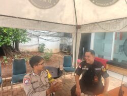 Bhabinkamtibmas Petojo Selatan Sambangi Gedung DKPP, Pastikan Situasi Aman dan Kondusif
