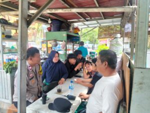 Bhabinkamtibmas Kelurahan Cideng Sambangi Ketua RT dan Warga, Ajak Bersama Jaga Lingkungan dari Ancaman Penipuan Online
