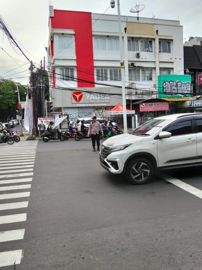 
					Pagi Tertib Bersama Polsek Metro Tanah Abang di TL Penjernihan Raya