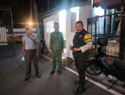 Bhabinkamtibmas Duri Pulo Bangun Keakraban dan Kepedulian Lewat Sambang Pos Kamling
