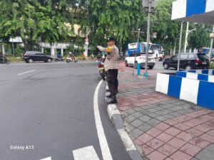 Pagi Tertib di Jantung Ibu Kota – Polisi Hadir untuk Kenyamanan Warga