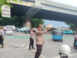 Polsek Cempaka Putih Gelar Strong Point Antisipasi Kemacetan Dan Kejahatan Jalanan Saat Jam Pulang Kerja