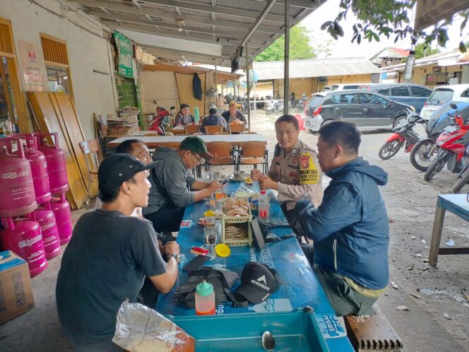 
					Polisi Humanis Jaga Jakarta, Bhabinkamtibmas Kebon Kosong Sapa Warga Lewat Sambang Dialogis