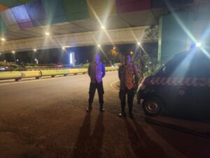 Jajaran Polsek Kemayoran Pastikan Keamanan Warga Lewat Patroli dan Strong Point Dini Hari