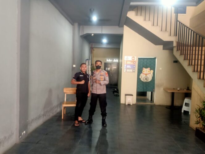 
					Polsek Metro Gambir Tingkatkan Patroli Dialogis di Wilayah Kebon Kelapa, Wujudkan Situasi Aman dan Kondusif