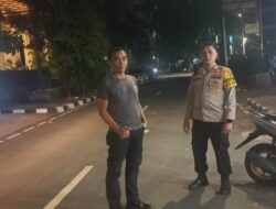 Bhabinkamtibmas Cikini Sambang Satkamling, Ajak Security Tingkatkan Patroli Cegah Kejahatan Malam Hari