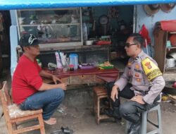 Bhabinkamtibmas Patroli dan Sambang Door to Door ke Tokoh Masyarakat Lingkungan RW 01 Kelurahan Kampung Rawa