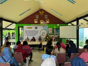 Polwan Jaga Jakarta Polres Metro Jakarta Pusat Sosialisasi Pencegahan Kekerasan terhadap Perempuan dan Anak di RPTRA Planet Senen
