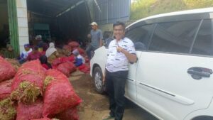 Pengusaha Dermawan kemiri Dan Bawang Asal Paninggahan, Dedi Caniago (Ramay Katik Arek), Ringankan Beban Ekonomi Warga