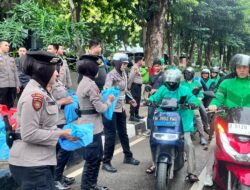 Jaga Jakarta Bersama, Polda Metro Jaya Hadirkan Bantuan untuk Pengemudi Ojol